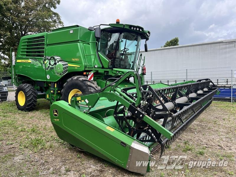 John Deere T670 i - Combine harvester: picture 2 John Deere T670 i - Combine harvester: picture 2