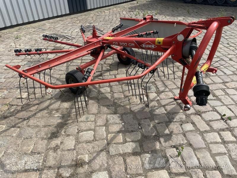 Kuhn GA300 GM - Tedder/ Rake: picture 1 Kuhn GA300 GM - Tedder/ Rake: picture 1