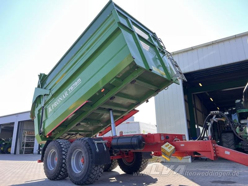 PRONAR T679M - Farm tipping trailer/ Dumper: picture 3 PRONAR T679M - Farm tipping trailer/ Dumper: picture 3