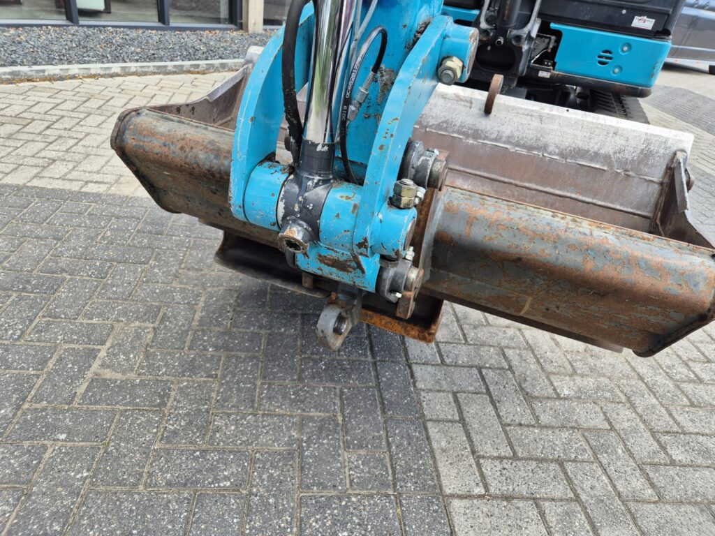 Mini excavator AIRMANN AX33U mididigger: picture 15