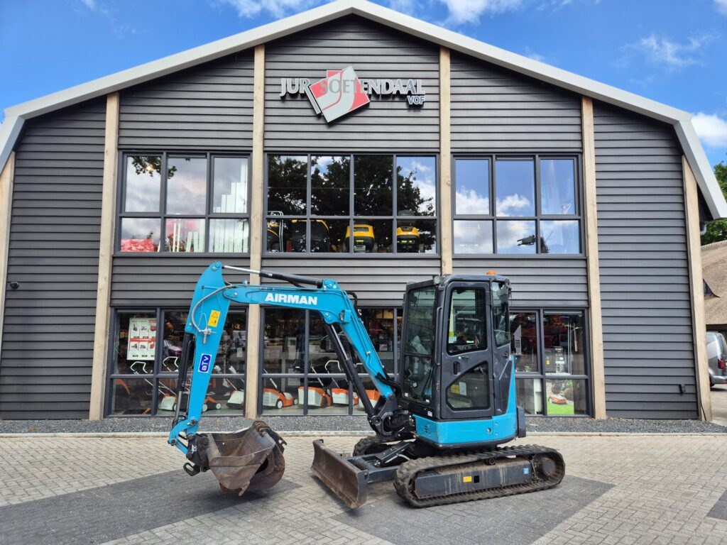 AIRMANN AX33U mididigger - Mini excavator: picture 1 AIRMANN AX33U mididigger - Mini excavator: picture 1