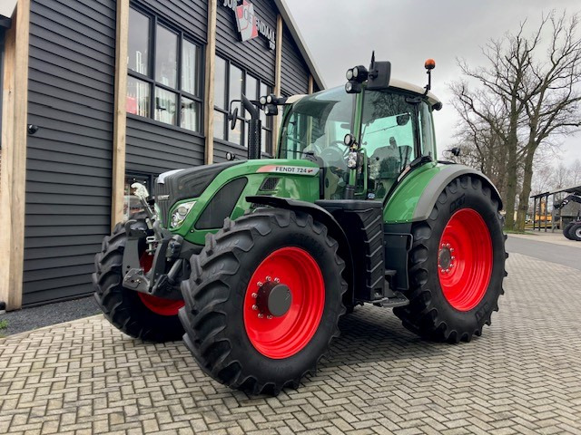 FENDT 724 profi plus - Farm tractor: picture 1 FENDT 724 profi plus - Farm tractor: picture 1