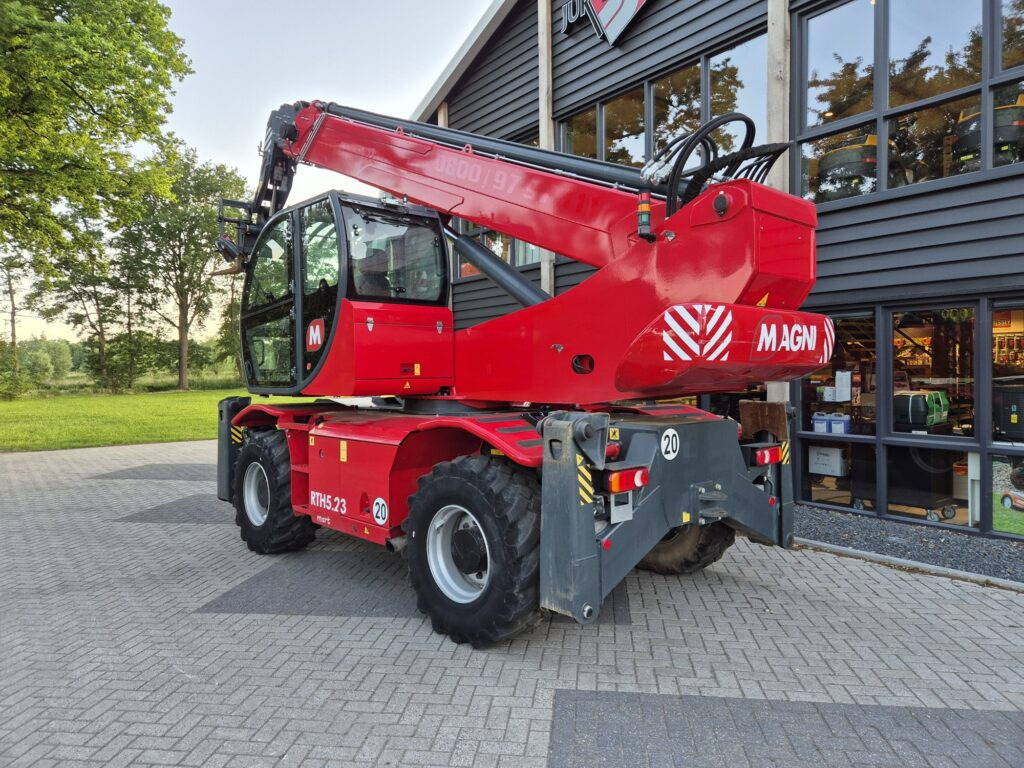 MAGNI RTH 5.23 Smart D/C - Telescopic handler: picture 3 MAGNI RTH 5.23 Smart D/C - Telescopic handler: picture 3