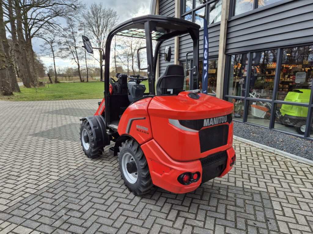 MANITOU MLA 3-25H miniloader - Compact loader: picture 3 MANITOU MLA 3-25H miniloader - Compact loader: picture 3