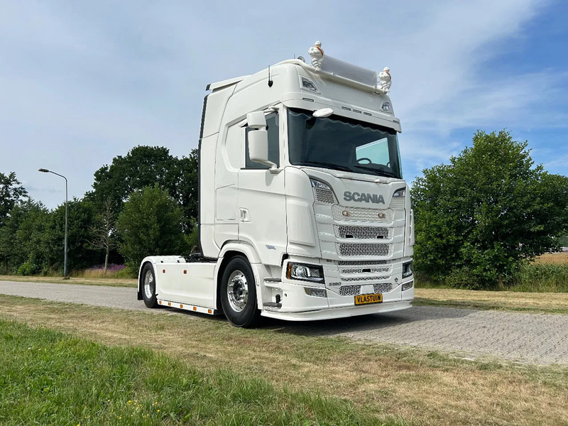 Scania 590S V8 NGS 4X2 NB | 8000 KG + 13000 KG AXLE | FULL AIR | RETARDER - Tractor unit: picture 2 Scania 590S V8 NGS 4X2 NB | 8000 KG + 13000 KG AXLE | FULL AIR | RETARDER - Tractor unit: picture 2