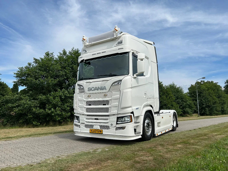 Scania 590S V8 NGS 4X2 NB | 8000 KG + 13000 KG AXLE | FULL AIR | RETARDER - Tractor unit: picture 1 Scania 590S V8 NGS 4X2 NB | 8000 KG + 13000 KG AXLE | FULL AIR | RETARDER - Tractor unit: picture 1