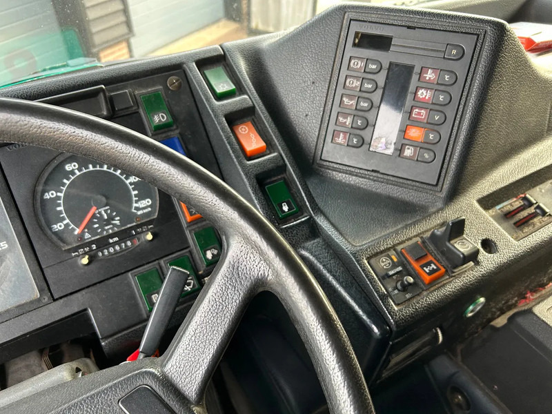 Tractor unit Volvo F 16.505 hp | 4x2 | AIR SUSPENSION | 1992 | GLOBETROTTER |: picture 9 Tractor unit Volvo F 16.505 hp | 4x2 | AIR SUSPENSION | 1992 | GLOBETROTTER |: picture 9