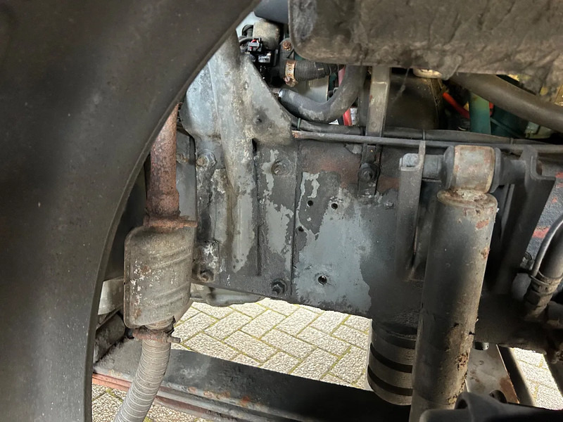 Tractor unit Volvo F 16.505 hp | 4x2 | AIR SUSPENSION | 1992 | GLOBETROTTER |: picture 16 Tractor unit Volvo F 16.505 hp | 4x2 | AIR SUSPENSION | 1992 | GLOBETROTTER |: picture 16