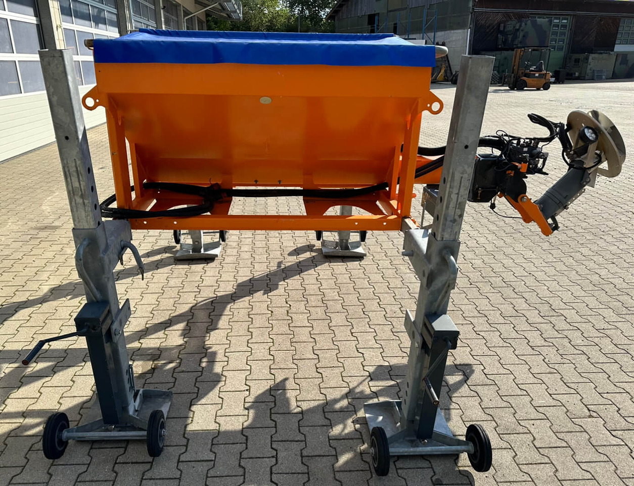 Unimog Salzstreuer KüpperWeisser IMSSN J15012 H - Sand/ Salt spreader: picture 4 Unimog Salzstreuer KüpperWeisser IMSSN J15012 H - Sand/ Salt spreader: picture 4