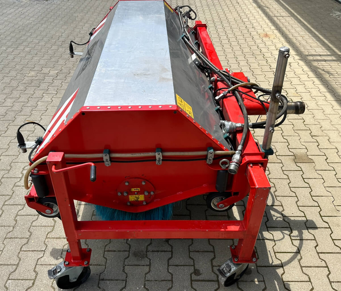 Unimog Tunnelwaschbürste Dücker TWA21 - Broom: picture 4 Unimog Tunnelwaschbürste Dücker TWA21 - Broom: picture 4