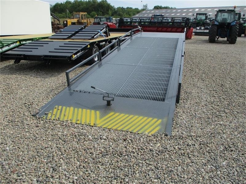 Atkom 12 tons mobilrampe Med justerbare front læbe - Loading ramp: picture 4 Atkom 12 tons mobilrampe Med justerbare front læbe - Loading ramp: picture 4