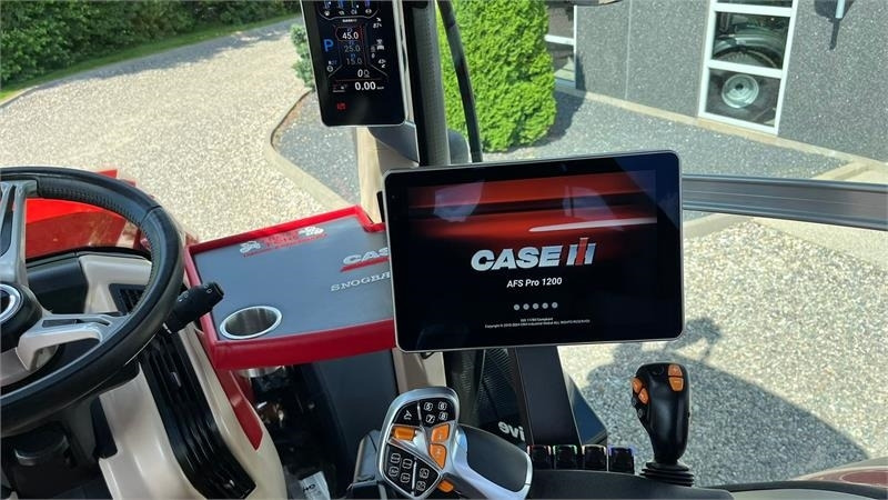 Case IH Optum 300 CVX AFS Connect med frontlift og SafeGua - Farm tractor: picture 4 Case IH Optum 300 CVX AFS Connect med frontlift og SafeGua - Farm tractor: picture 4