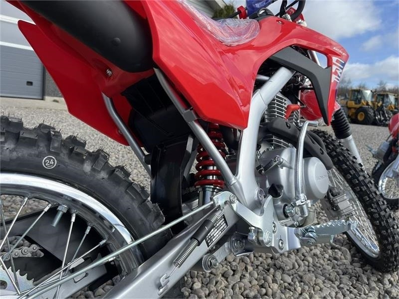 Honda CRF 125 FB Den helt nye model - Side-by-side/ ATV: picture 4 Honda CRF 125 FB Den helt nye model - Side-by-side/ ATV: picture 4
