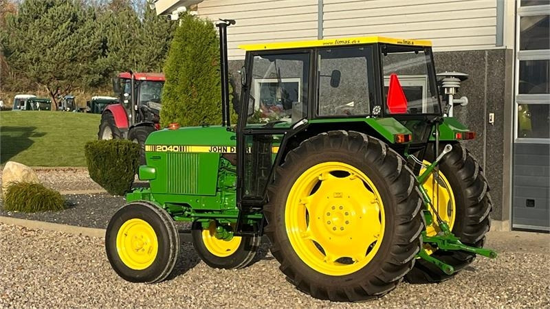 John Deere 2040 Med nye dæk hele vejen rundt - Farm tractor: picture 5 John Deere 2040 Med nye dæk hele vejen rundt - Farm tractor: picture 5