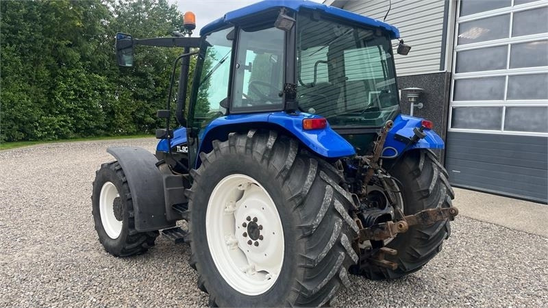New Holland TL90 Med frontlift - Farm tractor: picture 3 New Holland TL90 Med frontlift - Farm tractor: picture 3