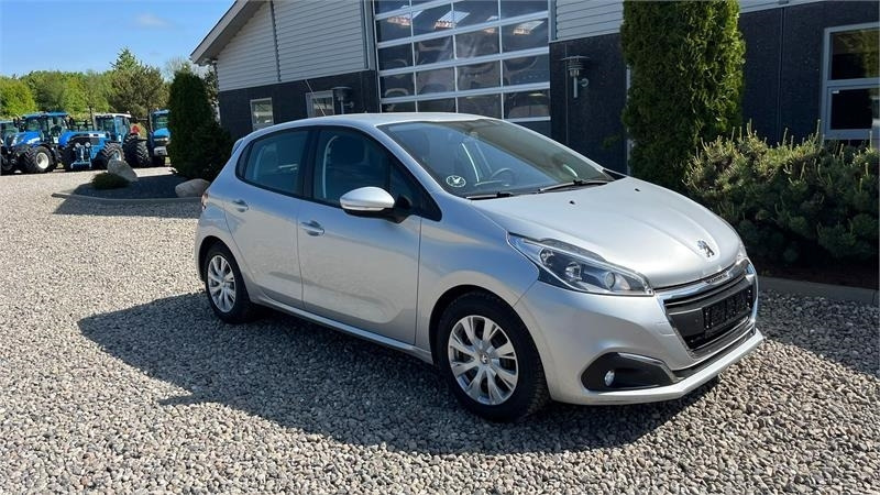 Minibus, Passenger van Peugeot 208 1,6 BlueHDi 100 Active Van 5d. NYSYNET og KUN: picture 16