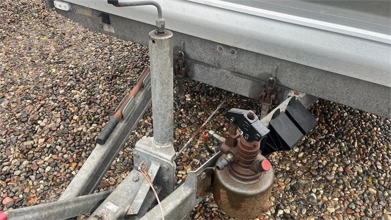 Selandia Maskintrailer med vip og rampe med hydrau - Dropside/ Flatbed trailer: picture 4 Selandia Maskintrailer med vip og rampe med hydrau - Dropside/ Flatbed trailer: picture 4