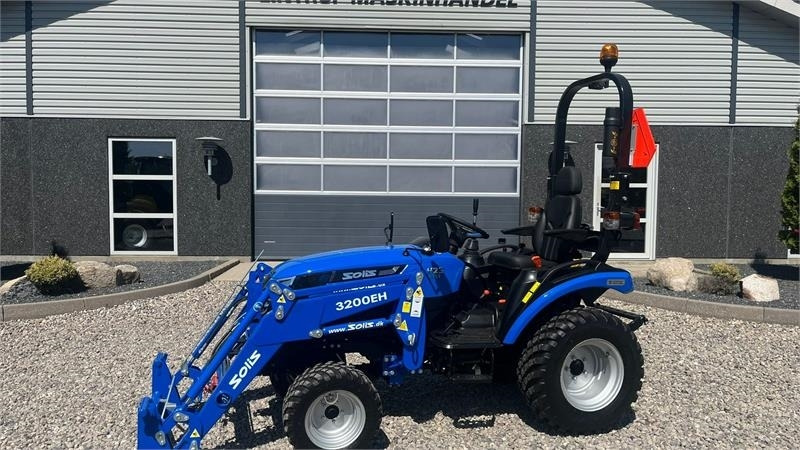 Solis H26 HST Med Frontlæsser og GardenPro dæk - Municipal tractor: picture 1 Solis H26 HST Med Frontlæsser og GardenPro dæk - Municipal tractor: picture 1