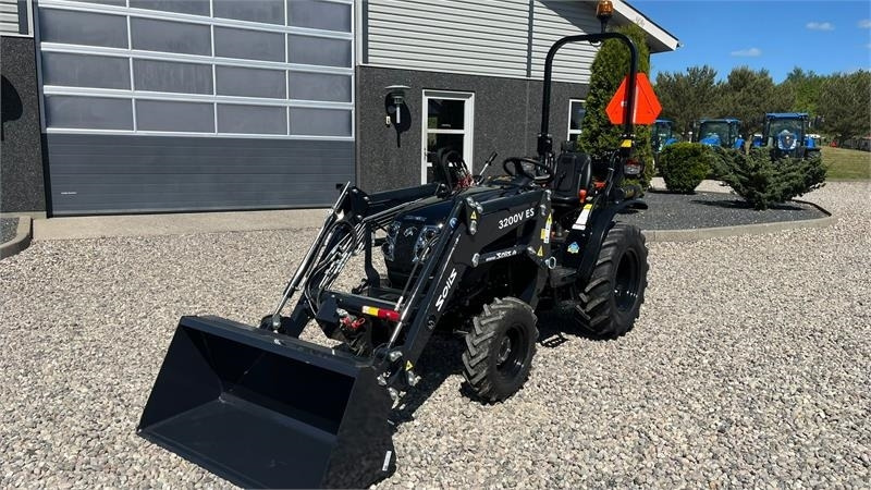 Solis S26 6+2 gearmaskine Limited Edition i sort med bre - Municipal tractor: picture 2 Solis S26 6+2 gearmaskine Limited Edition i sort med bre - Municipal tractor: picture 2