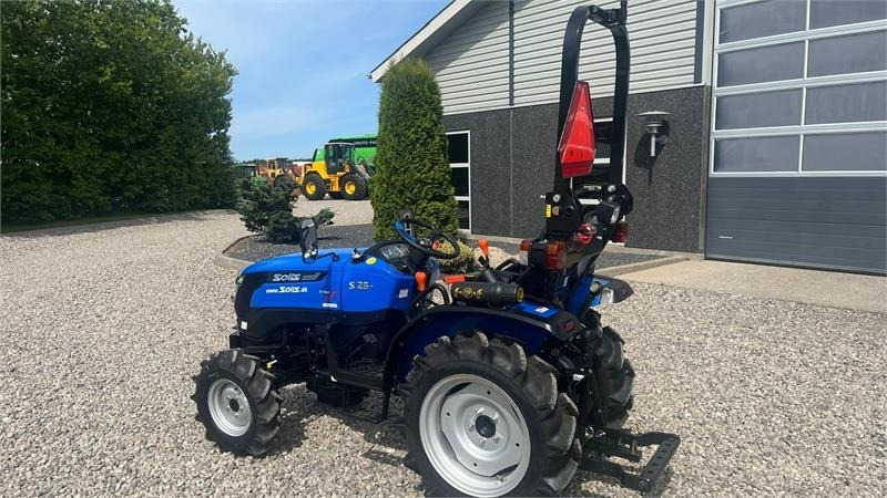 Solis S26 6+2 gearmaskine med servostyring - Municipal tractor: picture 3 Solis S26 6+2 gearmaskine med servostyring - Municipal tractor: picture 3