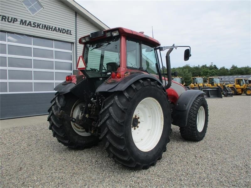 Farm tractor Valtra T190 Med frontlift og affjedret foraksel: picture 14