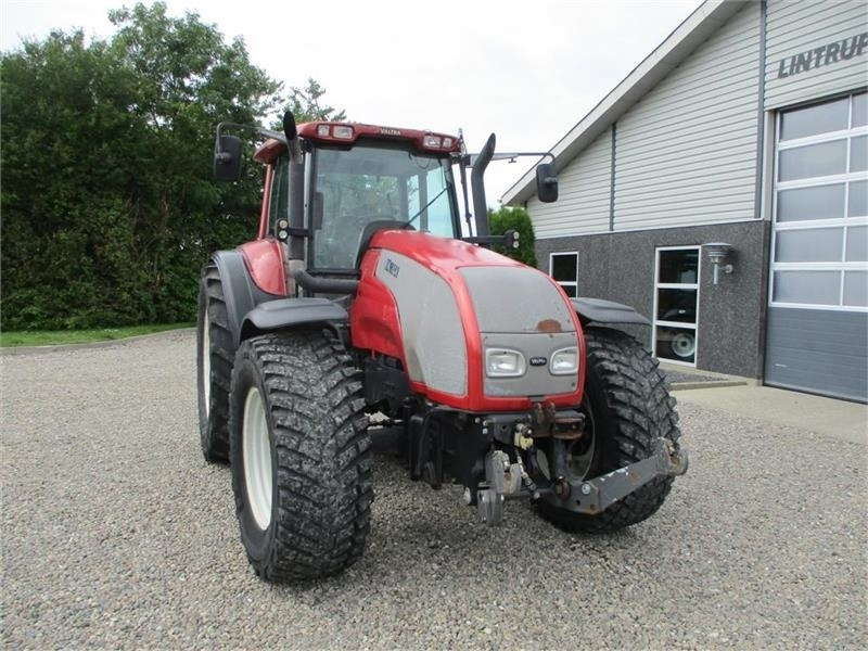 Farm tractor Valtra T190 Med frontlift og affjedret foraksel: picture 18