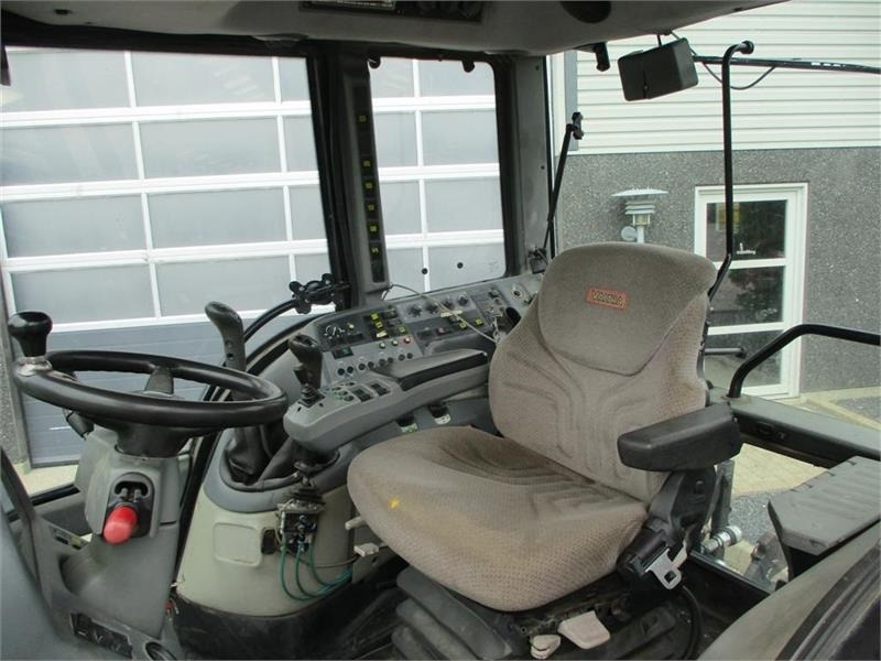 Farm tractor Valtra T190 Med frontlift og affjedret foraksel: picture 10