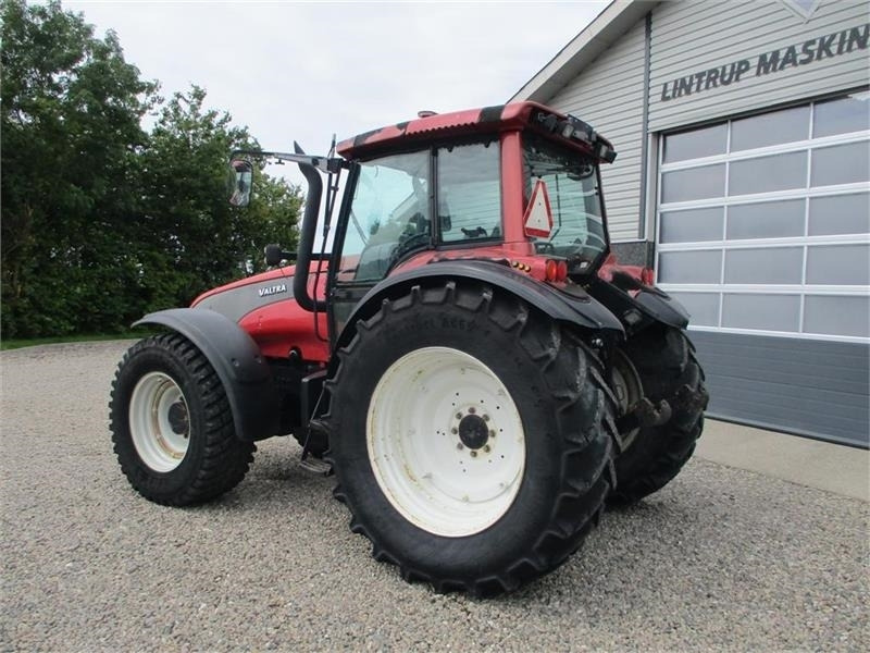 Farm tractor Valtra T190 Med frontlift og affjedret foraksel: picture 7
