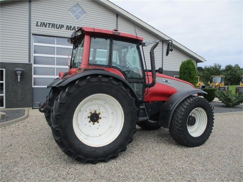 Farm tractor Valtra T190 Med frontlift og affjedret foraksel: picture 13