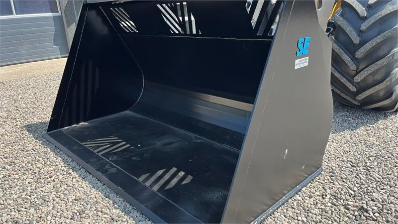 Volvo 4m3 skovl med Volvo beslag på. Den er 2.75m bred  - Wheel loader: picture 3 Volvo 4m3 skovl med Volvo beslag på. Den er 2.75m bred  - Wheel loader: picture 3