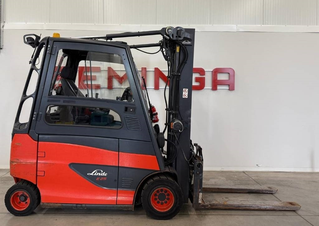 Linde 10984 - E25 - Electric forklift: picture 2 Linde 10984 - E25 - Electric forklift: picture 2