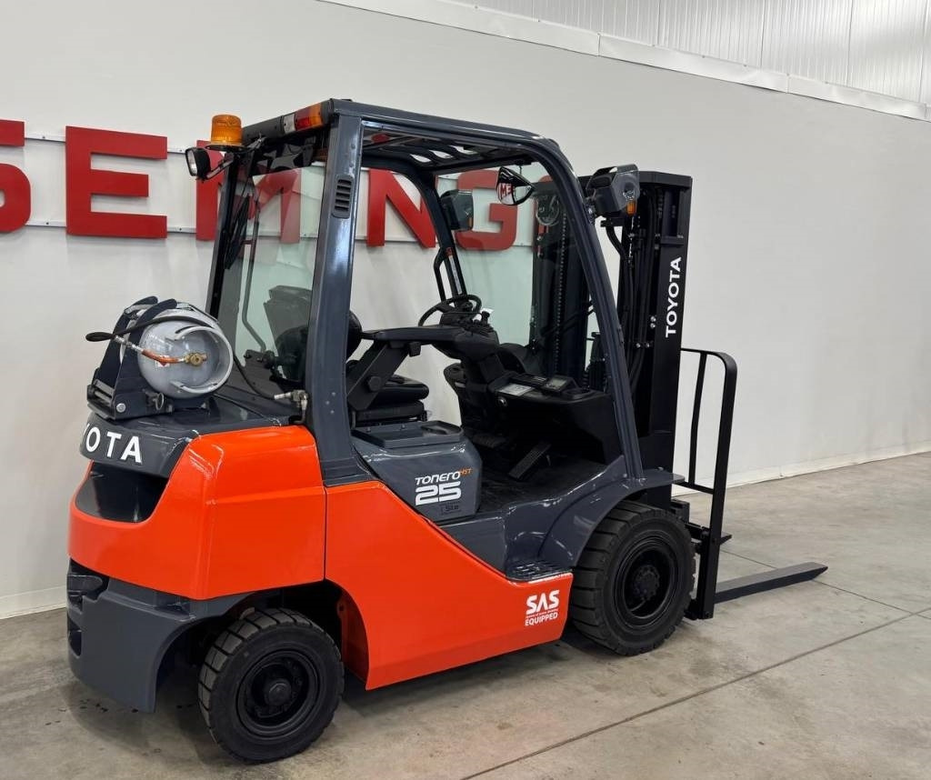 Toyota 10773 06-8FG25F - LPG forklift: picture 3 Toyota 10773 06-8FG25F - LPG forklift: picture 3
