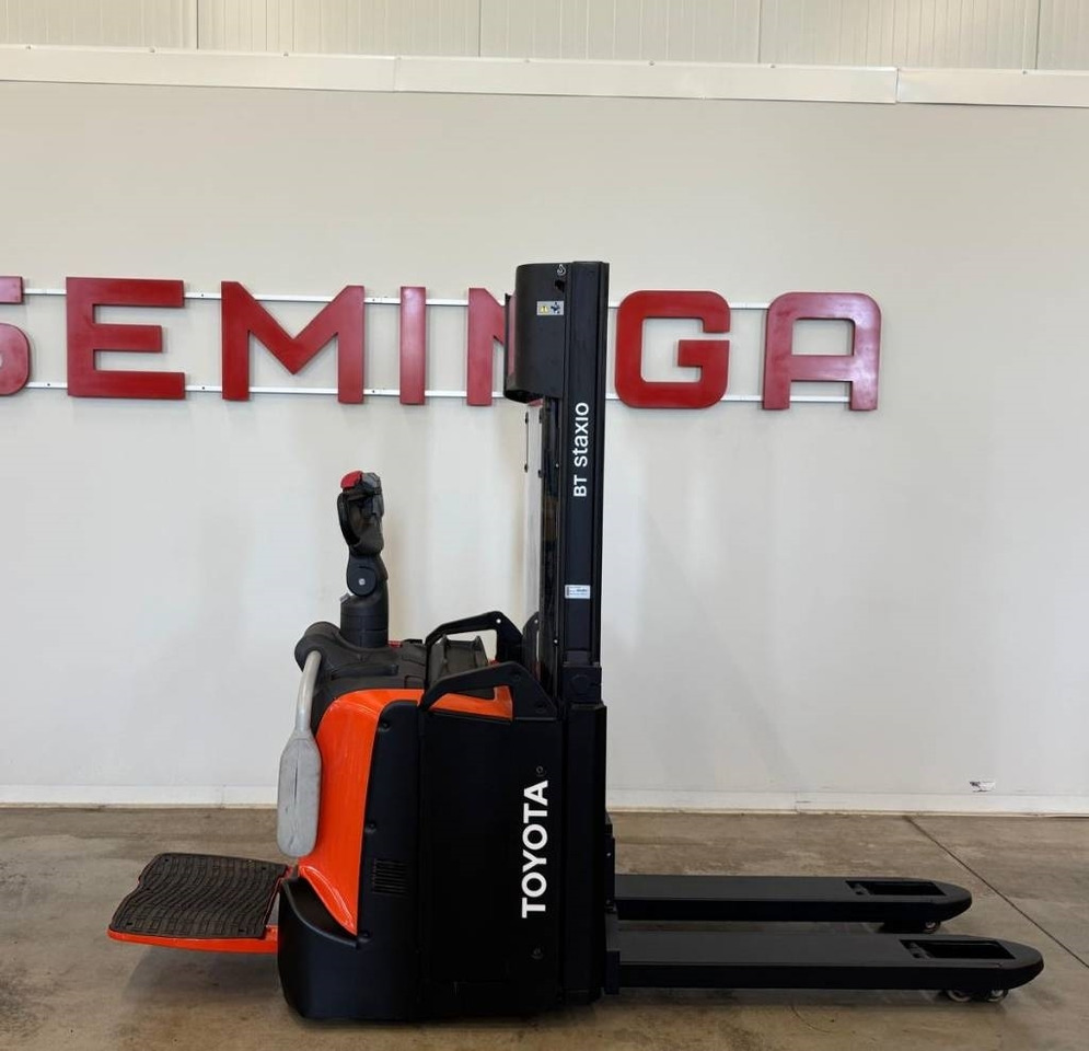 Toyota 10918 SPE120L - Forklift: picture 2 Toyota 10918 SPE120L - Forklift: picture 2