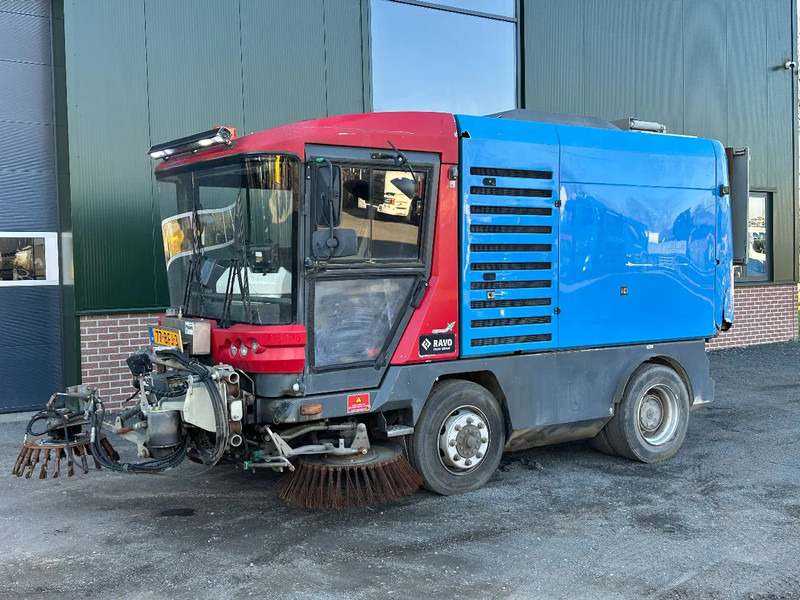 Ravo 580 VEEGMACHINE/SWEEPER!! - Road sweeper: picture 1 Ravo 580 VEEGMACHINE/SWEEPER!! - Road sweeper: picture 1