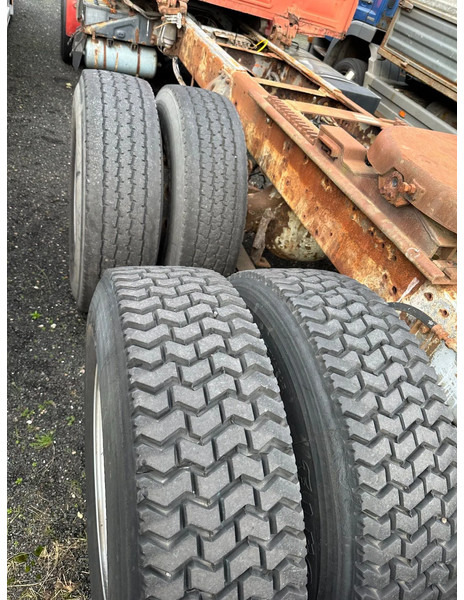 Scania T143-450 V8 HAUBER/NEUS/TORPEDO - Tractor unit: picture 5 Scania T143-450 V8 HAUBER/NEUS/TORPEDO - Tractor unit: picture 5