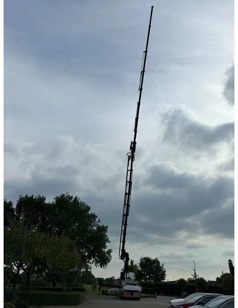 Leasing of Volvo FH 550 TRUCK/TRACTOR! EFFER 140tm!!!!44dkm!!JIB/LIER/WINCH!!TOP!!ROOF/DACH/MONTAGE!!MANUTENTION!! CRANE!!GRUE!! Volvo FH 550 TRUCK/TRACTOR! EFFER 140tm!!!!44dkm!!JIB/LIER/WINCH!!TOP!!ROOF/DACH/MONTAGE!!MANUTENTION!! CRANE!!GRUE!!: picture 11 Leasing of Volvo FH 550 TRUCK/TRACTOR! EFFER 140tm!!!!44dkm!!JIB/LIER/WINCH!!TOP!!ROOF/DACH/MONTAGE!!MANUTENTION!! CRANE!!GRUE!! Volvo FH 550 TRUCK/TRACTOR! EFFER 140tm!!!!44dkm!!JIB/LIER/WINCH!!TOP!!ROOF/DACH/MONTAGE!!MANUTENTION!! CRANE!!GRUE!!: picture 11