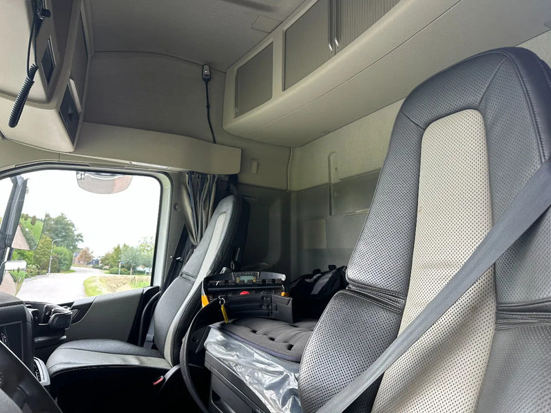 Leasing of Volvo FH 550 TRUCK/TRACTOR! EFFER 140tm!!!!44dkm!!JIB/LIER/WINCH!!TOP!!ROOF/DACH/MONTAGE!!MANUTENTION!! CRANE!!GRUE!! Volvo FH 550 TRUCK/TRACTOR! EFFER 140tm!!!!44dkm!!JIB/LIER/WINCH!!TOP!!ROOF/DACH/MONTAGE!!MANUTENTION!! CRANE!!GRUE!!: picture 17 Leasing of Volvo FH 550 TRUCK/TRACTOR! EFFER 140tm!!!!44dkm!!JIB/LIER/WINCH!!TOP!!ROOF/DACH/MONTAGE!!MANUTENTION!! CRANE!!GRUE!! Volvo FH 550 TRUCK/TRACTOR! EFFER 140tm!!!!44dkm!!JIB/LIER/WINCH!!TOP!!ROOF/DACH/MONTAGE!!MANUTENTION!! CRANE!!GRUE!!: picture 17