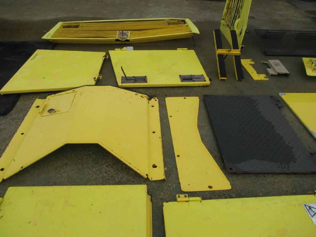 Bomag BC572RB - - Door and parts for Construction machinery: picture 4 Bomag BC572RB - - Door and parts for Construction machinery: picture 4