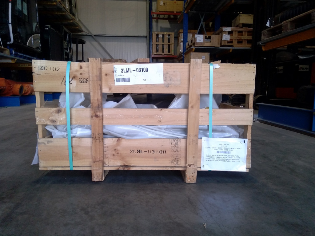 Case 3LML03100 - 31ML01017CG (HYDRAULIC TANK) - Fuel tank for Construction machinery: picture 3 Case 3LML03100 - 31ML01017CG (HYDRAULIC TANK) - Fuel tank for Construction machinery: picture 3