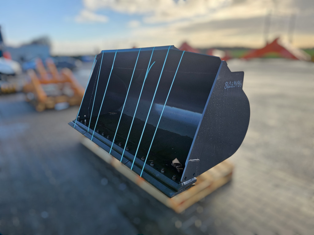 New Loader bucket Case 84269196: picture 7