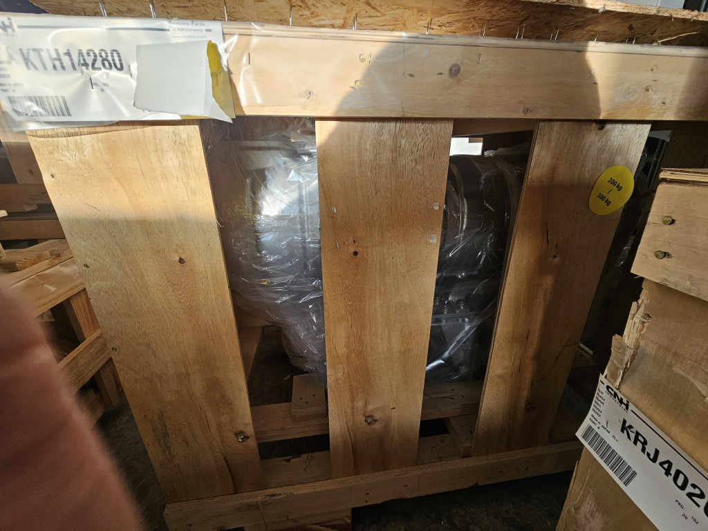 Case KTH14280 - 47921174 - Muffler for Construction machinery: picture 3 Case KTH14280 - 47921174 - Muffler for Construction machinery: picture 3