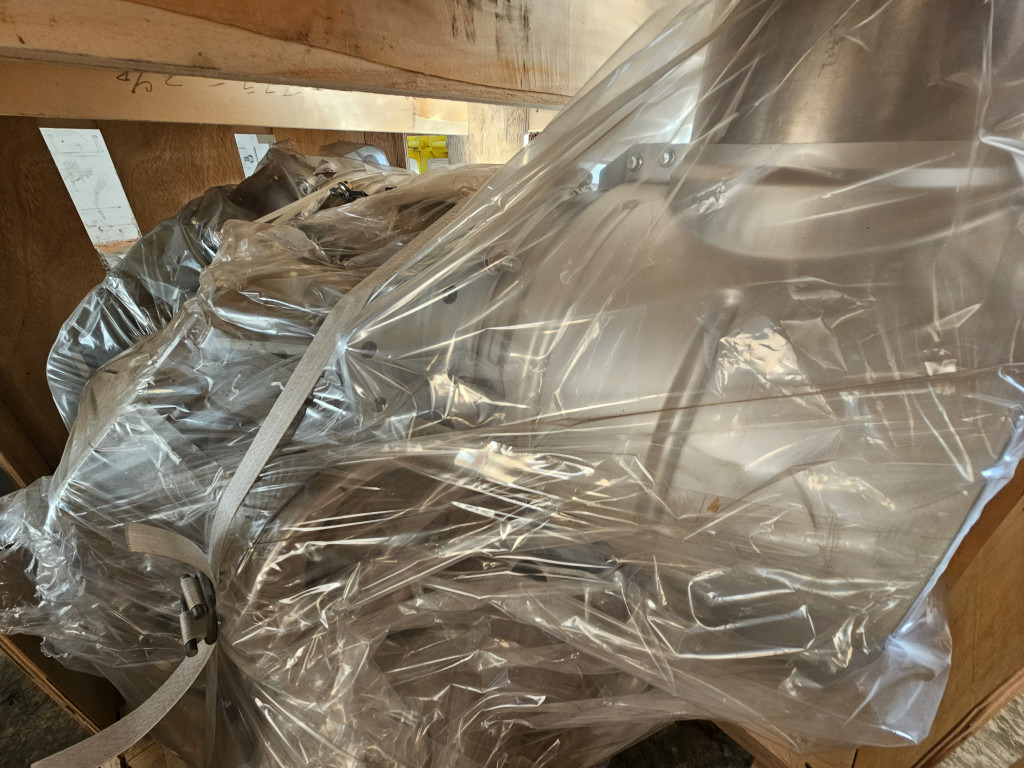 Case KTH14280 - 8983324709 - Muffler for Construction machinery: picture 4 Case KTH14280 - 8983324709 - Muffler for Construction machinery: picture 4