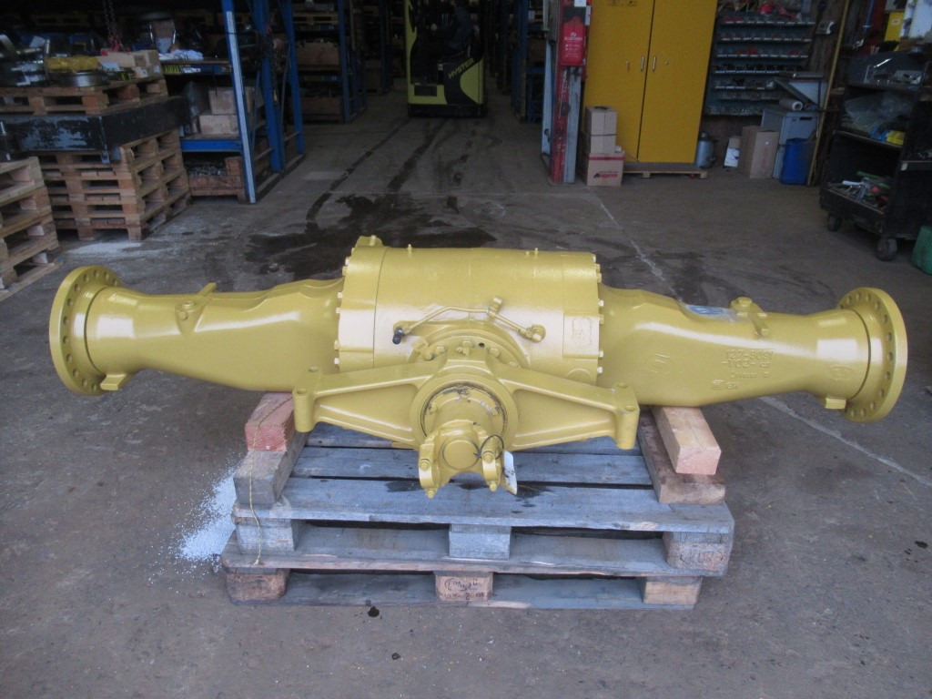 Caterpillar 1267845 - Rear axle for Construction machinery: picture 1 Caterpillar 1267845 - Rear axle for Construction machinery: picture 1