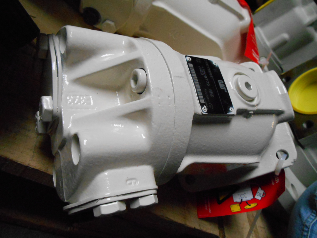 Caterpillar 1552951 - 1457626 - Hydraulic motor for Agricultural machinery: picture 2 Caterpillar 1552951 - 1457626 - Hydraulic motor for Agricultural machinery: picture 2