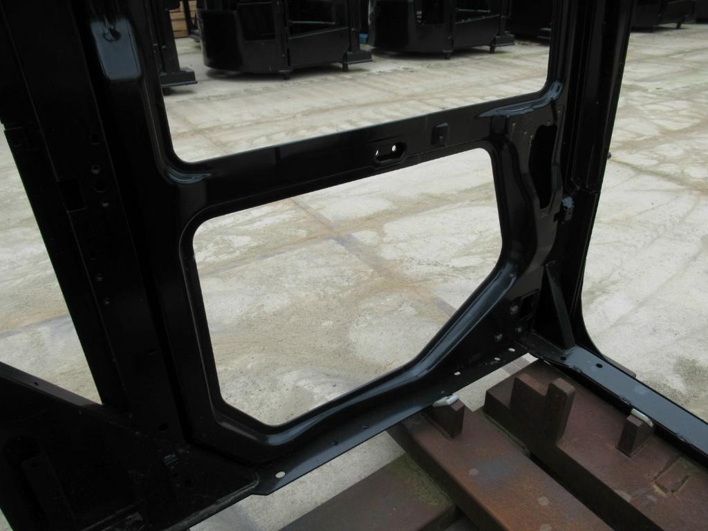 Caterpillar 3276590 - Cab for Construction machinery: picture 3 Caterpillar 3276590 - Cab for Construction machinery: picture 3