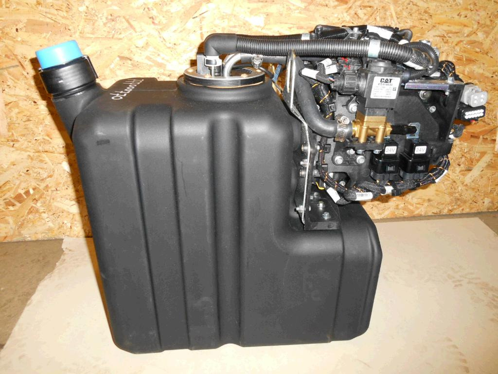 Caterpillar 3996151 - AdBlue tank for Construction machinery: picture 4 Caterpillar 3996151 - AdBlue tank for Construction machinery: picture 4
