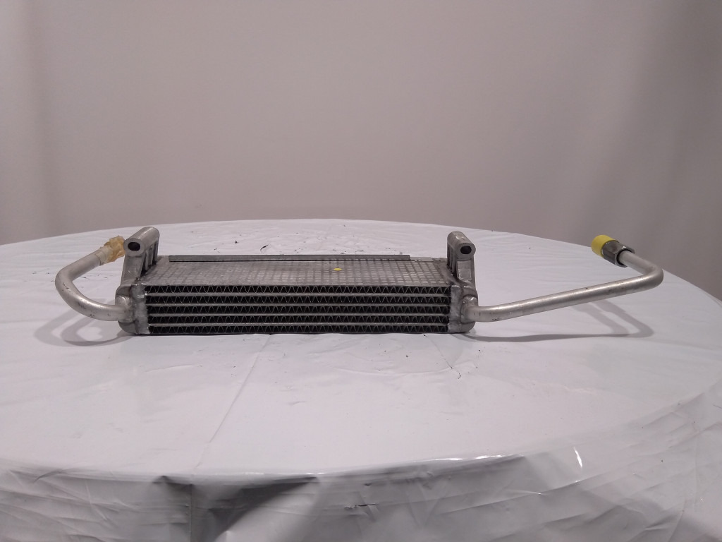 Deutz 04157695 - Oil cooler for Construction machinery: picture 1 Deutz 04157695 - Oil cooler for Construction machinery: picture 1