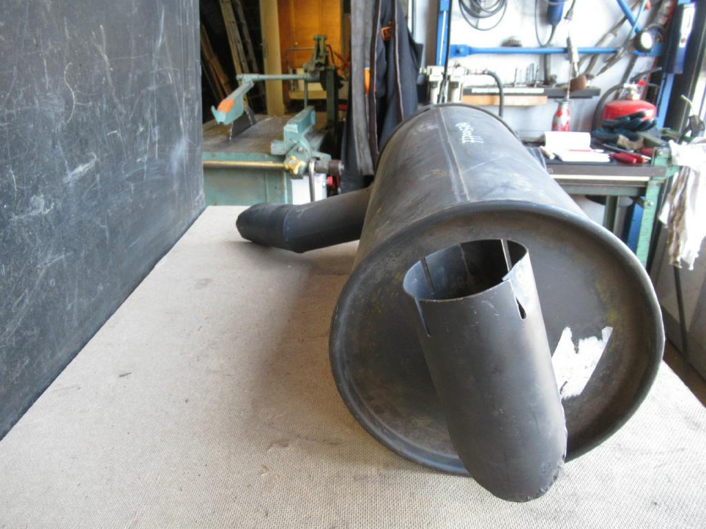 Hitachi - Muffler for Construction machinery: picture 2 Hitachi - Muffler for Construction machinery: picture 2