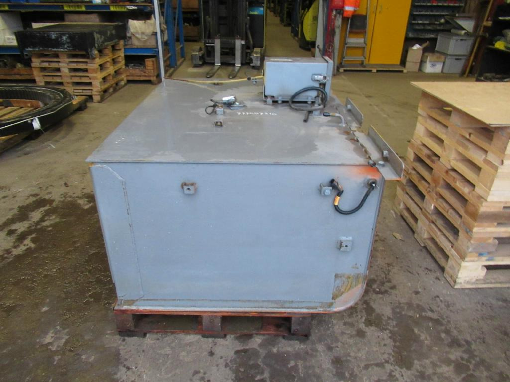 Hitachi ZX470LCH-3 - - Fuel tank for Construction machinery: picture 1 Hitachi ZX470LCH-3 - - Fuel tank for Construction machinery: picture 1