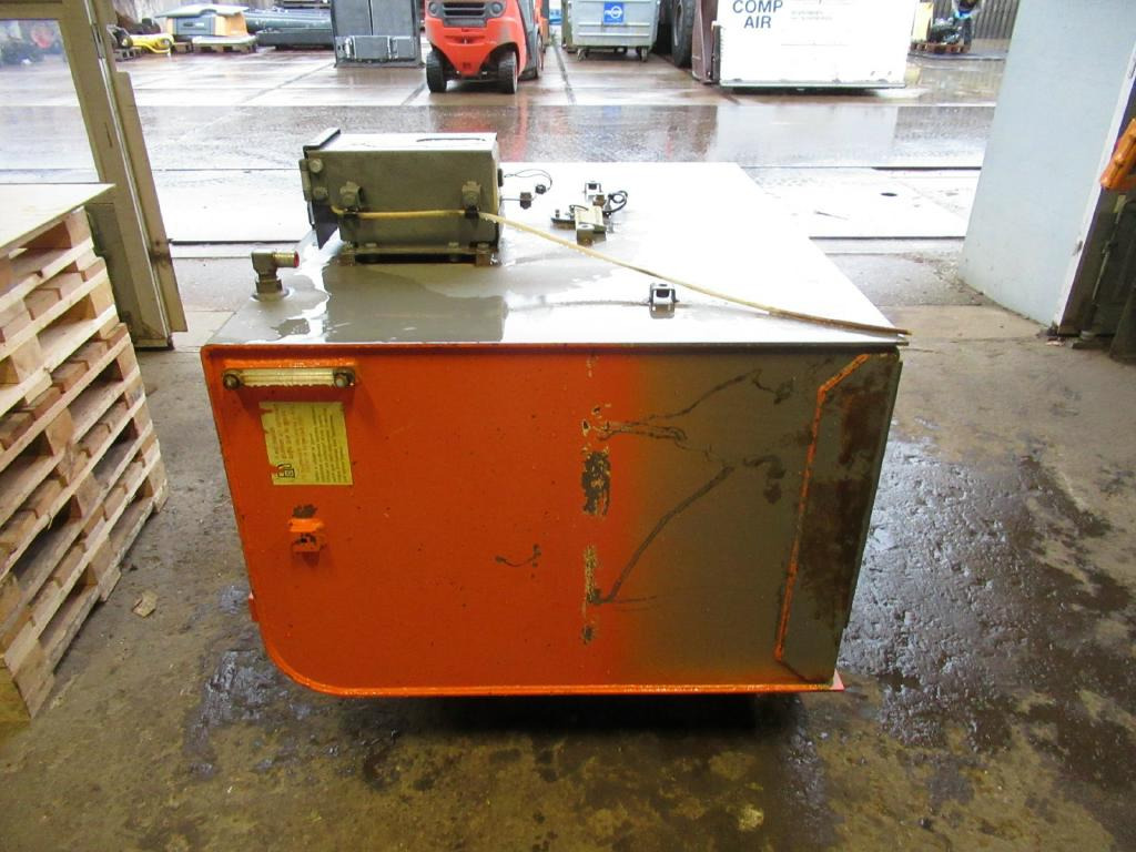 Hitachi ZX470LCH-3 - - Fuel tank for Construction machinery: picture 3 Hitachi ZX470LCH-3 - - Fuel tank for Construction machinery: picture 3